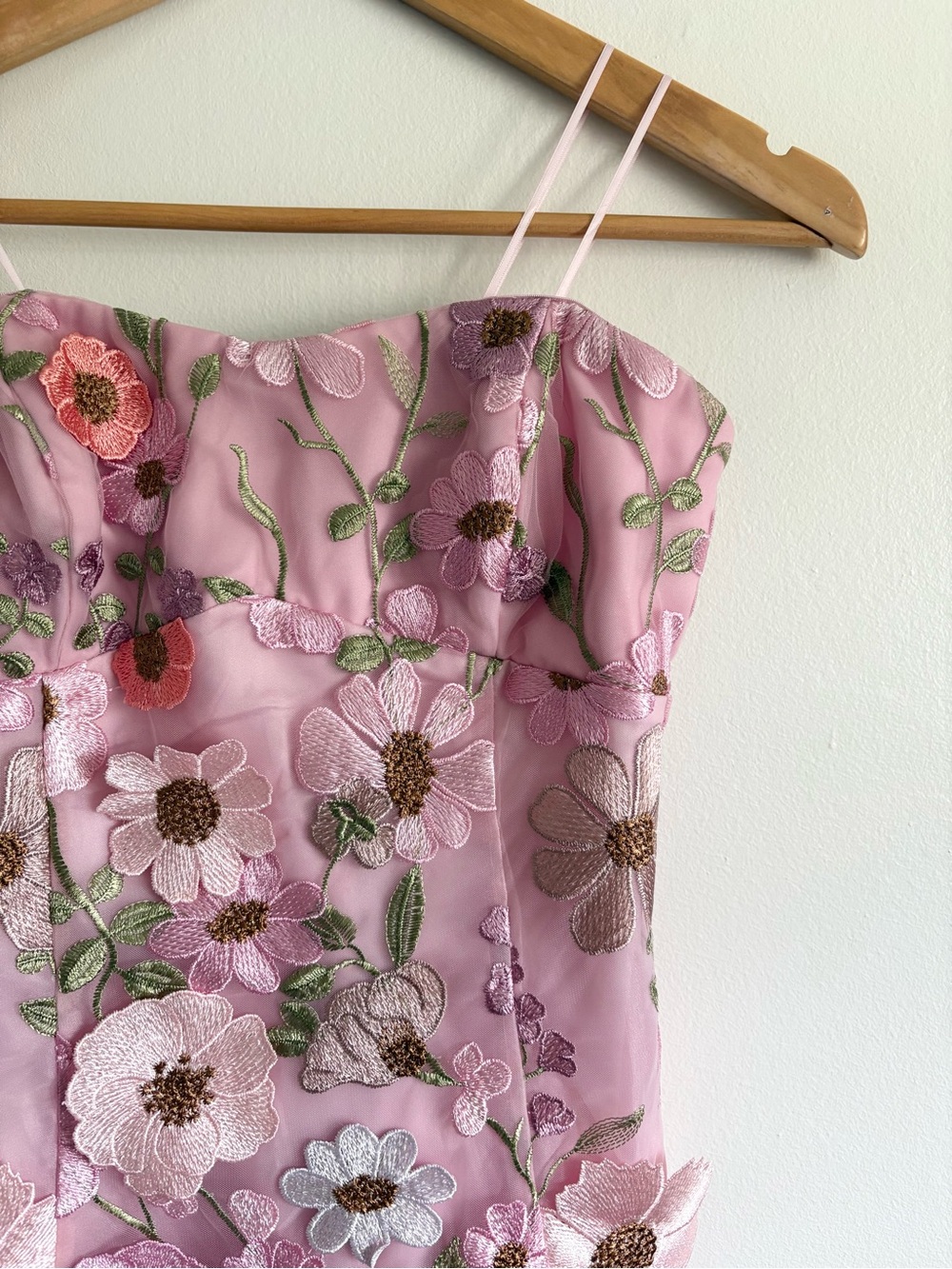 ASTR Julisa Embroidered Floral Strapless Mini Dress NEW - Picture 4 of 9
